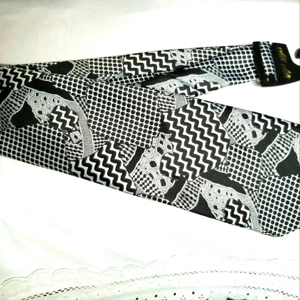 Mens 100 % silk tie